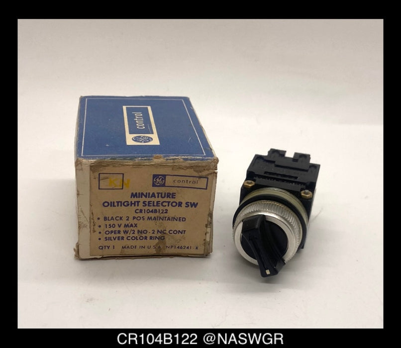 General Electric CR104B122 Miniature Oiltight Selector Switch - Unused