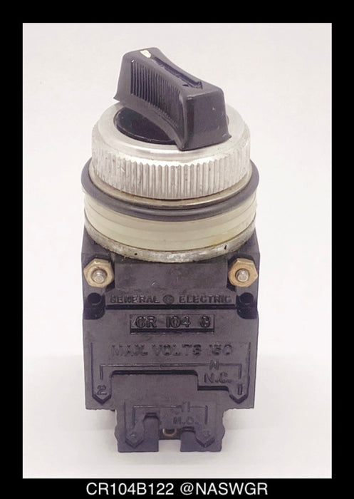 General Electric CR104B122 Miniature Oiltight Selector Switch - Unused